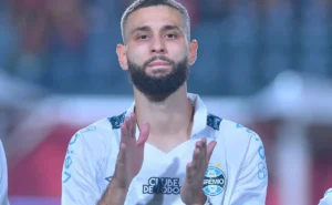 Palmeiras oferece R$ 31 milhões por Wagner Leonardo, mas Grêmio pede mais.