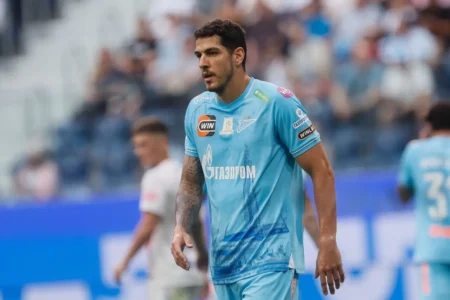 Palmeiras busca alternativas para Nino e avalia opções para a zaga Palmeiras busca alternativas para Nino e avalia opções para a zaga