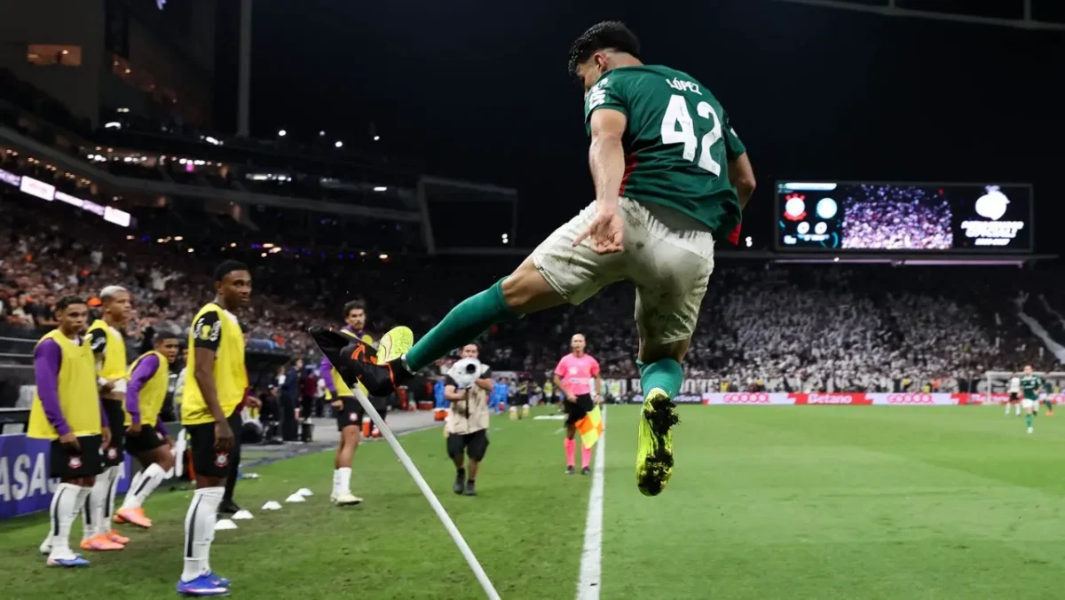 Palmeiras quebra jejum de três anos contra o Corinthians e começa o ano com 100% de aproveitamento em clássicos Palmeiras quebra jejum de três anos contra o Corinthians e começa o ano com 100% de aproveitamento em clássicos