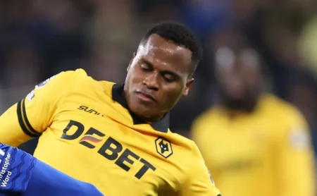 Palmeiras inscreve Arias no BID e aguarda a chegada do reforço ao Brasil