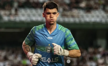 Palmeiras busca goleiro e Pedro Morisco deixa de ser opção para a reserva de Carlos Miguel