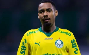 Palmeiras: Jhon Arias disputa vaga com Allan e agrada Abel Ferreira