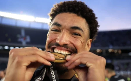 Palmeiras enfrenta impasse em negociações por Adryelson e Igor Júlio após complicações por Nino