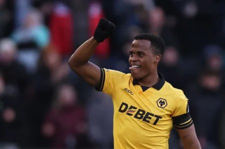 Palmeiras oferece R$ 154 milhões por Jhon Arias, do Wolverhampton, e aguarda resposta. Palmeiras oferece R$ 154 milhões por Jhon Arias, do Wolverhampton, e aguarda resposta.