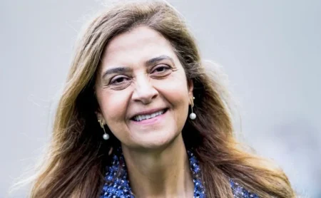 Palmeiras define salário de R$ 1,2 milhão e Leila Pereira busca anúncio imediato de Nino