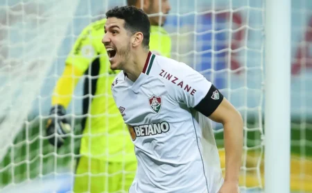 Palmeiras eleva proposta por Nino e aguarda retorno do Zenit.