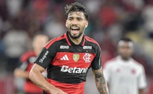 Paquetá desperdiça chance em retorno ao Flamengo e exige defesa do goleiro do Sampaio Corrêa-RJ