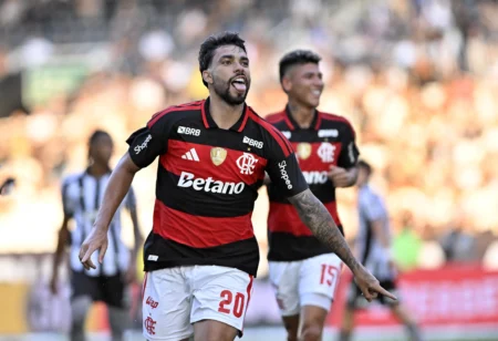 Paquetá marca primeiro gol pelo Flamengo e elogia posicionamento: Filipe sabe onde me sinto à vontade Paquetá marca primeiro gol pelo Flamengo e elogia posicionamento: "Filipe sabe onde me sinto à vontade"