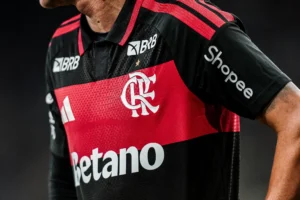 Patrocinador do Flamengo reduz em 60% investimento anual e busca reestruturação de parceria