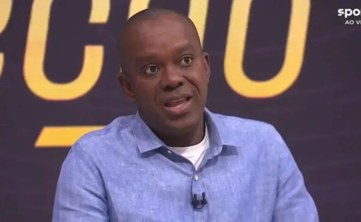 PC Oliveira analisa polêmica em URT x Cruzeiro e aponta erro de arbitragem PC Oliveira analisa polêmica em URT x Cruzeiro e aponta erro de arbitragem