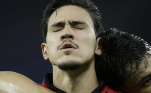 Pedro brilha com dois gols no primeiro tempo e reencontra a boa fase no Flamengo