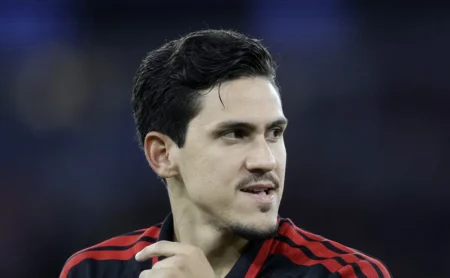 Pedro é liberado para a decisão do Flamengo contra o Lanús, na Argentina, apesar de dores. Pedro é liberado para a decisão do Flamengo contra o Lanús, na Argentina, apesar de dores.