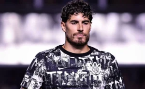 Pedro Raul busca espaço no Corinthians sob pressão e incertezas