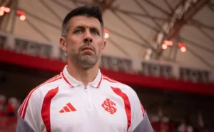 Pezzolano detalha situação dos desfalques no Internacional para o próximo jogo do Brasileirão