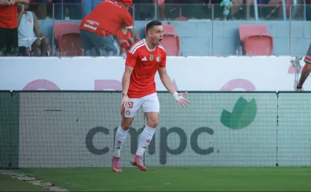 Pezzolano exalta fase de Rafael Borré no Internacional, creditando mérito ao atacante Pezzolano exalta fase de Rafael Borré no Internacional, creditando mérito ao atacante