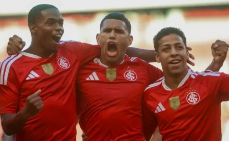 Pezzolano elogia Allex, João Victor e Bernabei após vitória do Internacional Pezzolano elogia Allex, João Victor e Bernabei após vitória do Internacional