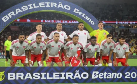 Pezzolano deve repetir a escalação usada contra Internacional, Grêmio e Flamengo diante do Palmeiras Pezzolano deve repetir a escalação usada contra Internacional, Grêmio e Flamengo diante do Palmeiras