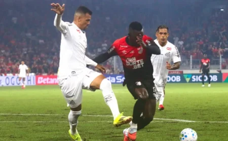 Polêmica no Atletiba: pênalti de Zé Ivaldo aos 2 minutos causa revolta na torcida