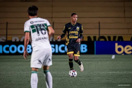 Por que Dantas é cobiçado por tantos clubes? Veja as características do zagueiro em negociação com o Botafogo