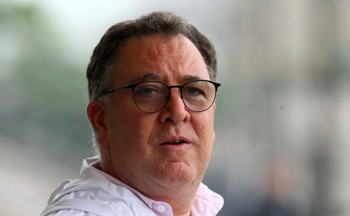 Pressão da torcida leva Marcelo Teixeira a desistir de contratar zagueiro Cacá Pressão da torcida leva Marcelo Teixeira a desistir de contratar zagueiro Cacá