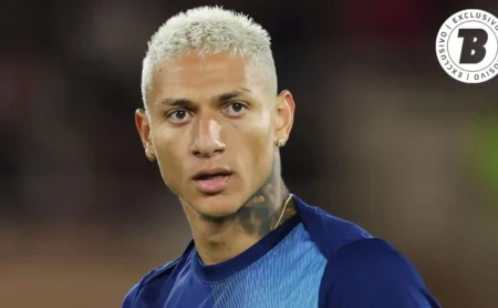 Pressão da torcida esfria contratação de Richarlison no Flamengo