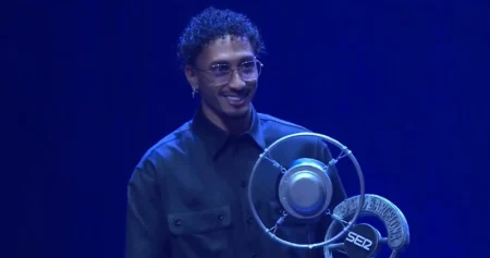 Raphinha eleito atleta do ano de 2025 por rádio espanhola