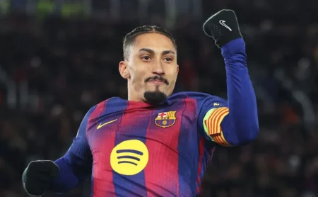 Raphinha publica story assistindo jogo do Inter e anima torcida colorada nas redes sociais Raphinha publica story assistindo jogo do Inter e anima torcida colorada nas redes sociais