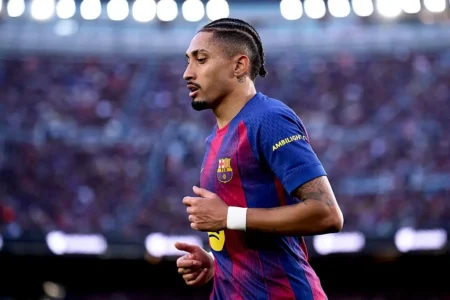 Raphinha reconhece impacto emocional de lesões no Barcelona: "São complicadas mentalmente"