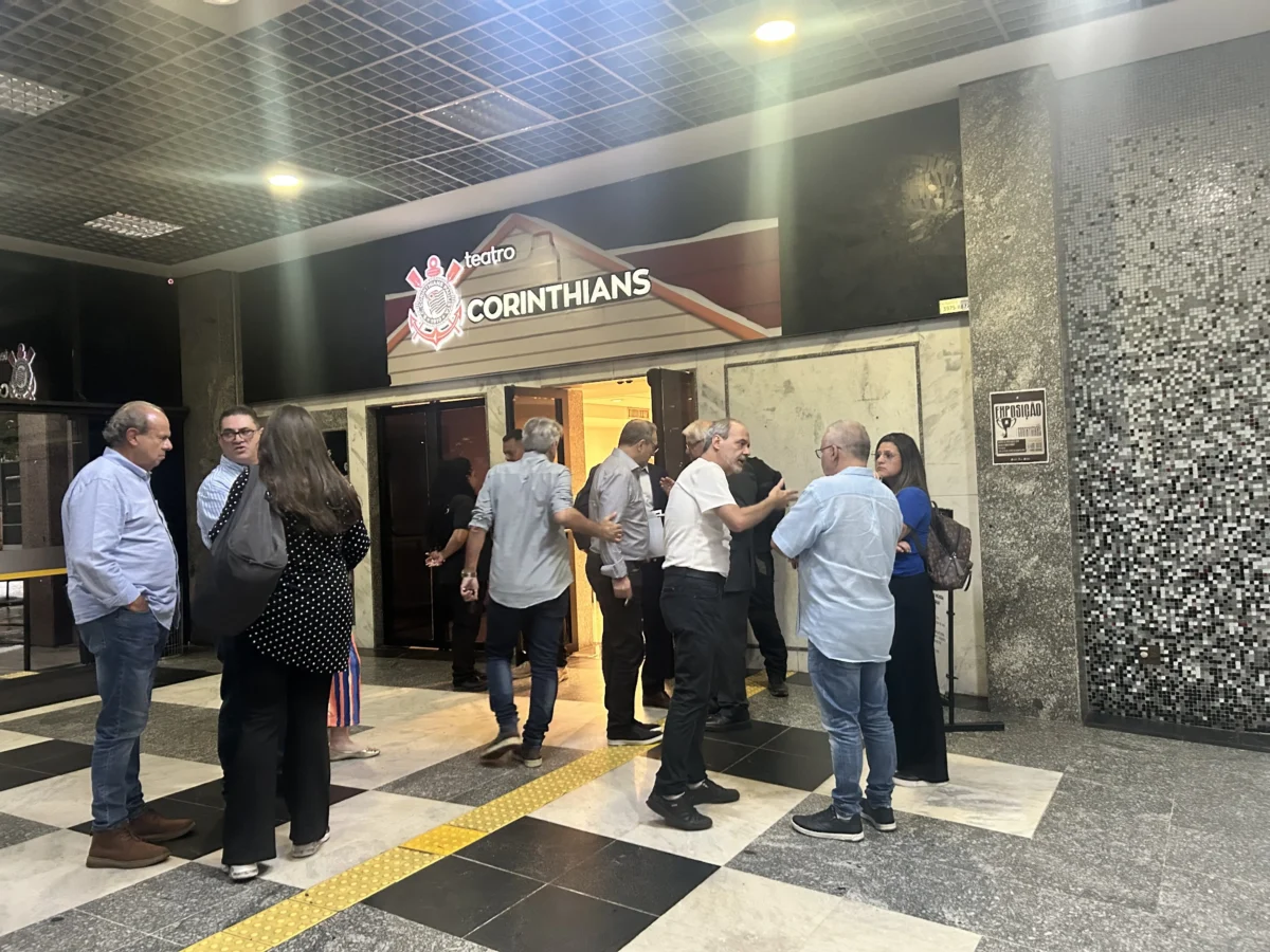 Reforma estatutária do Corinthians pode não incluir voto do sócio-torcedor Reforma estatutária do Corinthians pode não incluir voto do sócio-torcedor