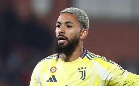 Renato Gaúcho solicita reforços de peso no Vasco e indica Douglas Luiz, informa portal Renato Gaúcho solicita reforços de peso no Vasco e indica Douglas Luiz, informa portal