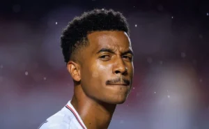 Renovação de Marcos Antônio com o São Paulo avança após recusa ao Flamengo