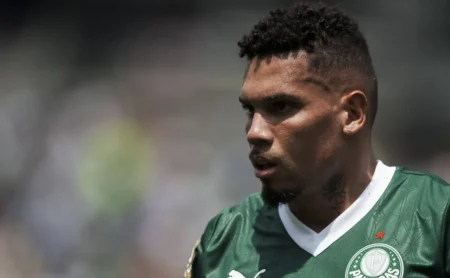 Retorno de Paulinho ao Palmeiras confirmado para março, com estreia prevista contra o Vasco