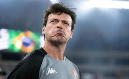Revelados os bastidores da demissão de Fernando Diniz no Vasco: Pedrinho cedeu à pressão externa