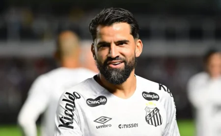 Rincón e Basso: Santos mantém contratos, mas libera dupla para buscar novos clubes Rincón e Basso: Santos mantém contratos, mas libera dupla para buscar novos clubes