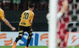 Rômulo se destaca no Paulistão pelo Novorizontino, mas continua fora dos planos de Abel no Palmeiras Rômulo se destaca no Paulistão pelo Novorizontino, mas continua fora dos planos de Abel no Palmeiras