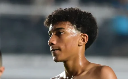 Robinho Jr. na mira de gigantes europeus: Manchester United, Liverpool e Chelsea o monitoram.