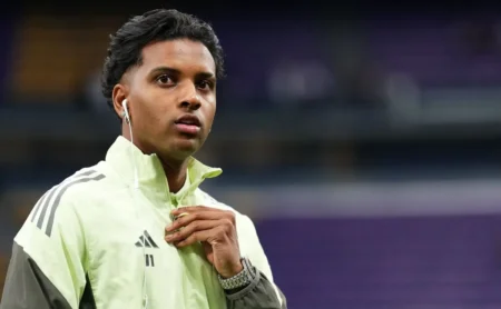 Rodrygo estuda deixar o Real Madrid e negocia com clubes da Premier League: Liverpool e United na disputa