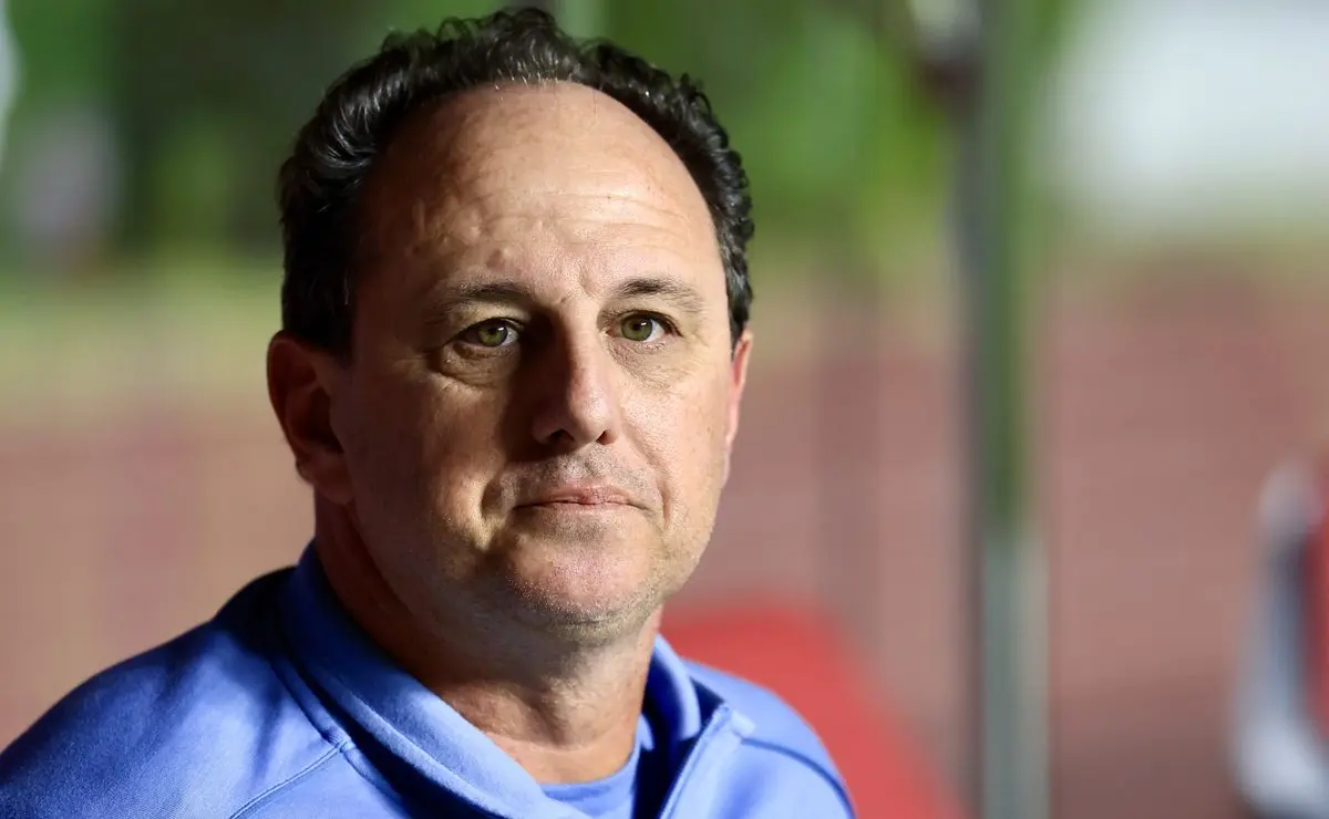 Rogério Ceni lamenta transferência de Cauly para o São Paulo e critica: “Não devia ter ido embora” Rogério Ceni lamenta transferência de Cauly para o São Paulo e critica: “Não devia ter ido embora”