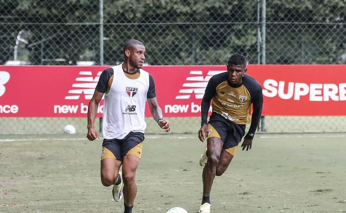 Rui Costa atualiza caso Ryan Francisco e comemora retorno de André Silva ao São Paulo