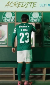 Saída de Veiga pode render R$ 34 milhões ao Palmeiras; clube preservará vestiário do meia no CT