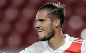 Santos avalia a contratação do volante argentino Bruno Zuculini, ex-River Plate