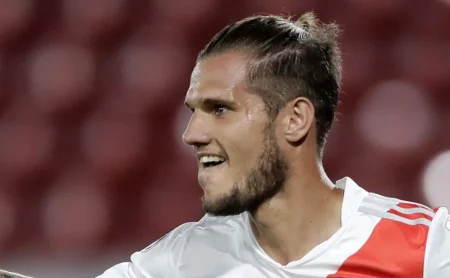 Santos avalia a contratação do volante argentino Bruno Zuculini, ex-River Plate