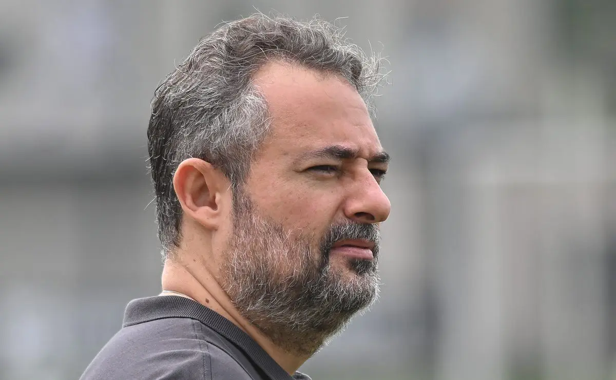 Santos avalia propostas por Tomás Rincón e João Basso com cautela Santos avalia propostas por Tomás Rincón e João Basso com cautela