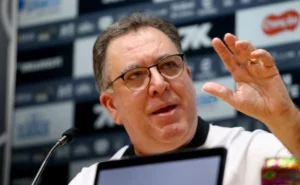 Santos busca quitar dívidas e reforçar caixa com adiantamento da venda de Souza
