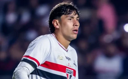 Santos busca reforço na zaga, mas desiste de Ferraresi, do São Paulo