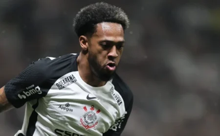 Santos busca empréstimo de José Martínez, mas desiste após grave lesão no joelho