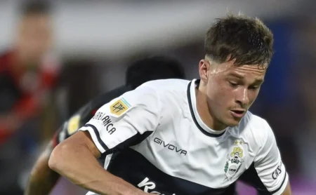 Santos busca reforço no ataque e negocia com Matías Abaldo, do Independiente.