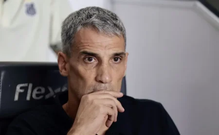 Santos busca evitar a quarta eliminação precoce no Paulistão em dez anos vencendo o Velo Clube