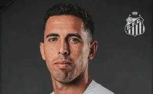 Santos: Christian Oliva é anunciado e garante entrega total com a camisa alvinegra