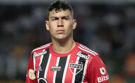 Santos demonstra interesse em Ferraresi e Alexandre Mattos propõe empréstimo ao São Paulo, informa site